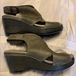 Platform Sandals in Gray - Dansko Size 37 Like New
